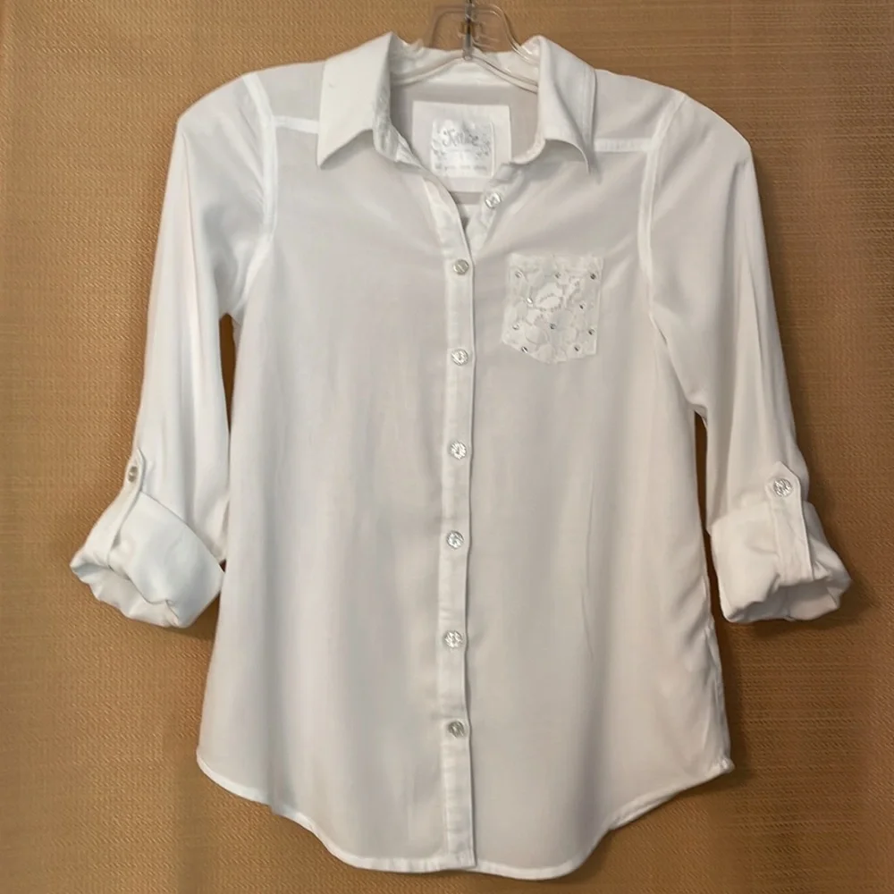 JUSTICE GIRLS SHIRT.